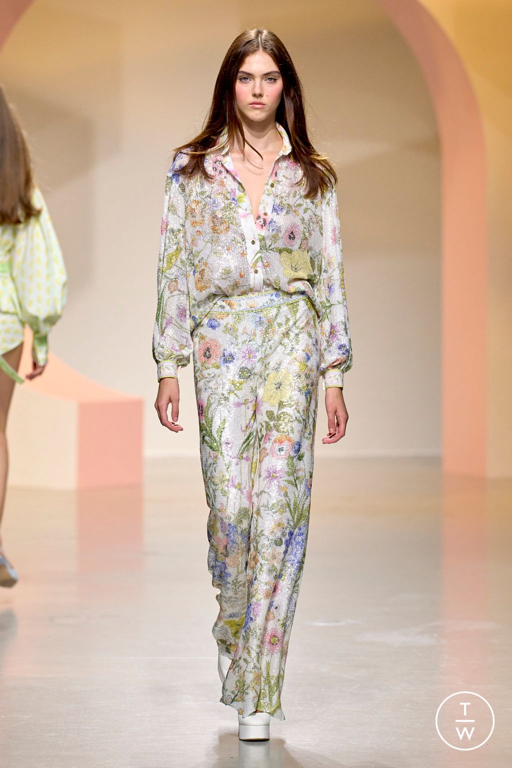 Fashion Week Paris Spring/Summer 2024 look 31 from the Leonard Paris collection 女装