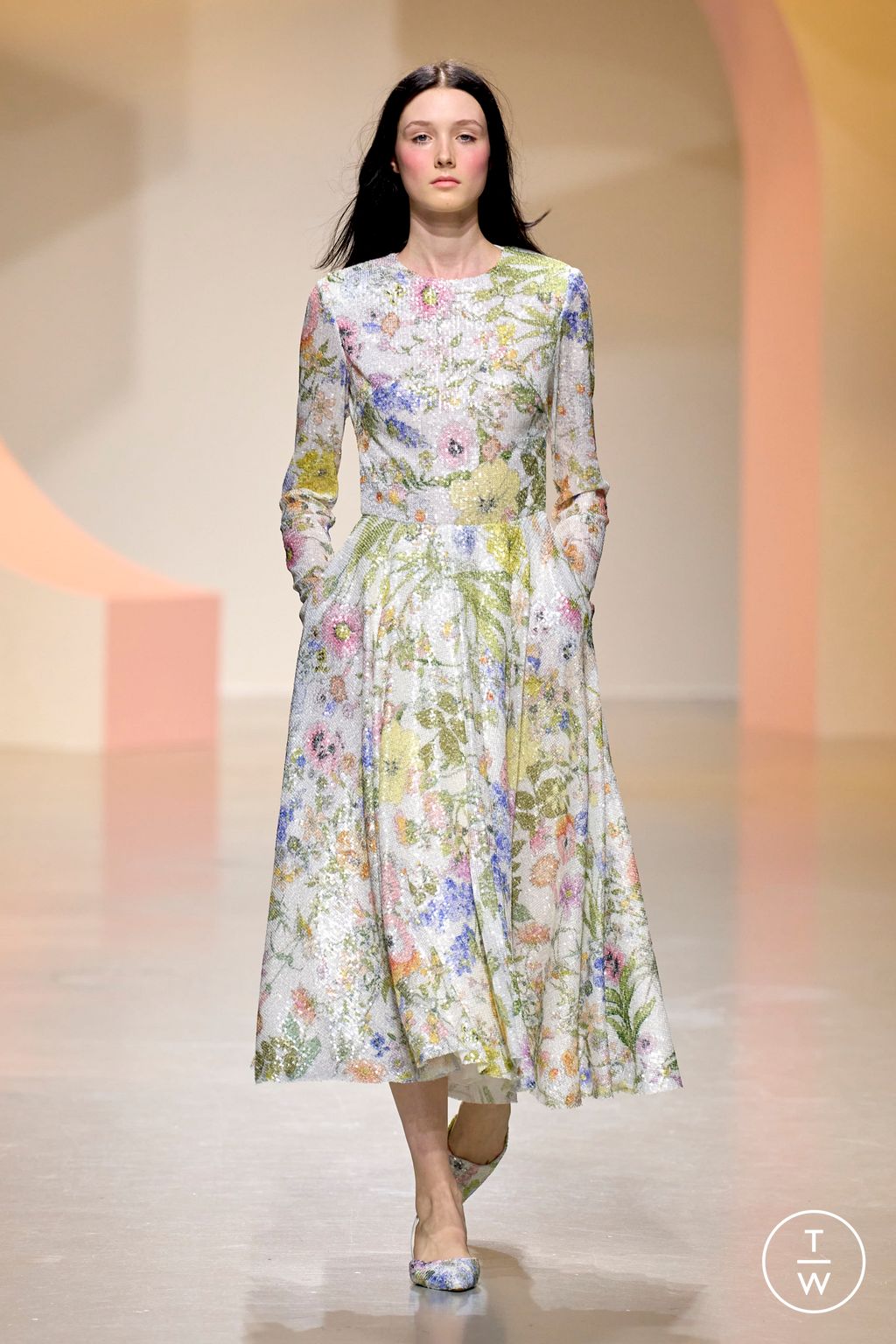 Fashion Week Paris Spring/Summer 2024 look 32 from the Leonard Paris collection womenswear