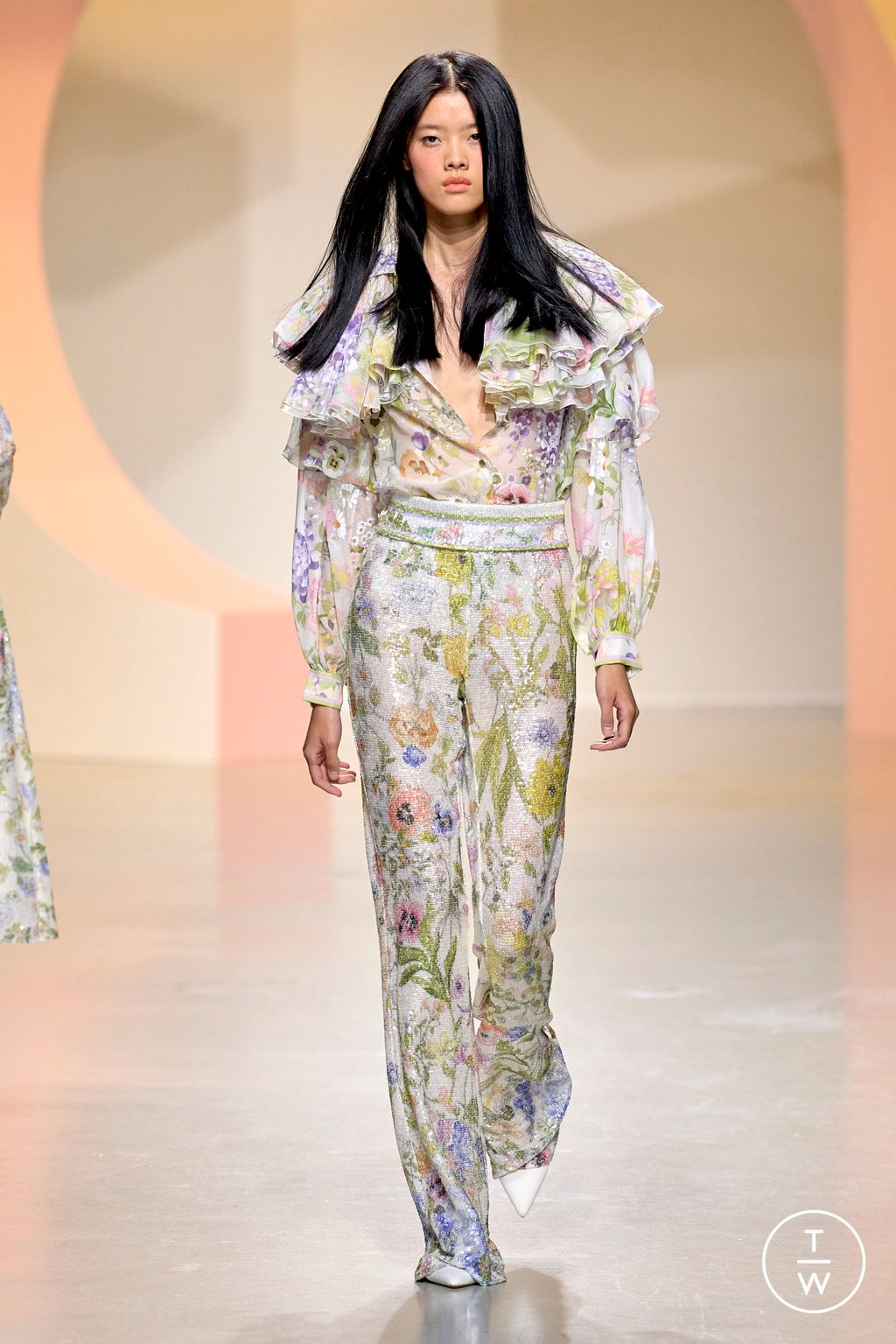 Fashion Week Paris Spring/Summer 2024 look 33 from the Leonard Paris collection 女装