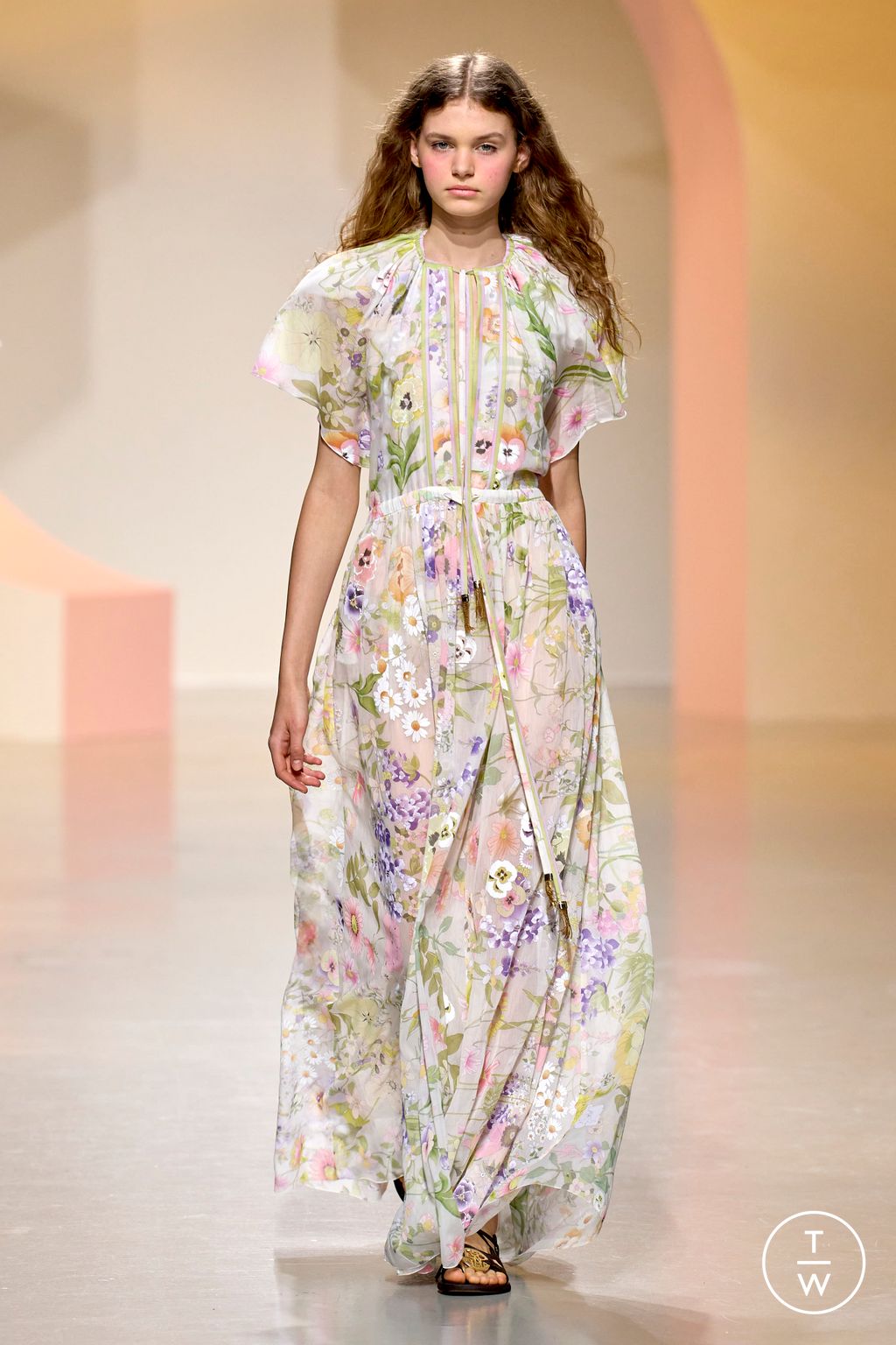Fashion Week Paris Spring/Summer 2024 look 34 from the Leonard Paris collection womenswear