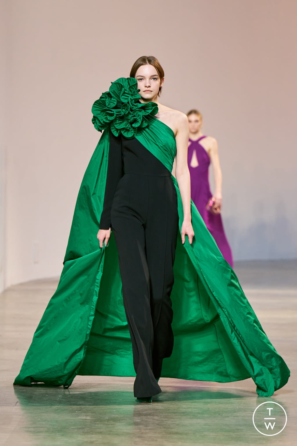 Fashion Week Paris Fall/Winter 2022 look 44 de la collection Elie Saab womenswear