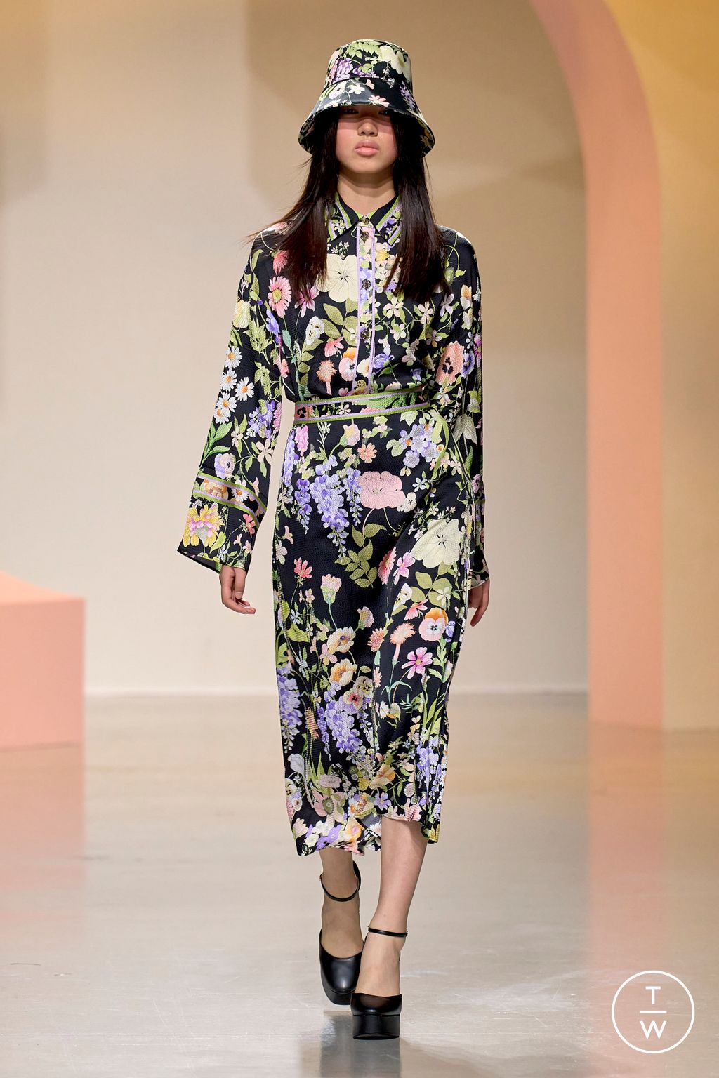 Fashion Week Paris Spring/Summer 2024 look 38 de la collection Leonard Paris womenswear