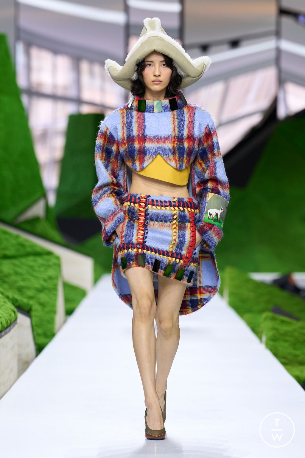 Fashion Week Paris Fall/Winter 2026 look 34 from the Louis Vuitton collection 女装