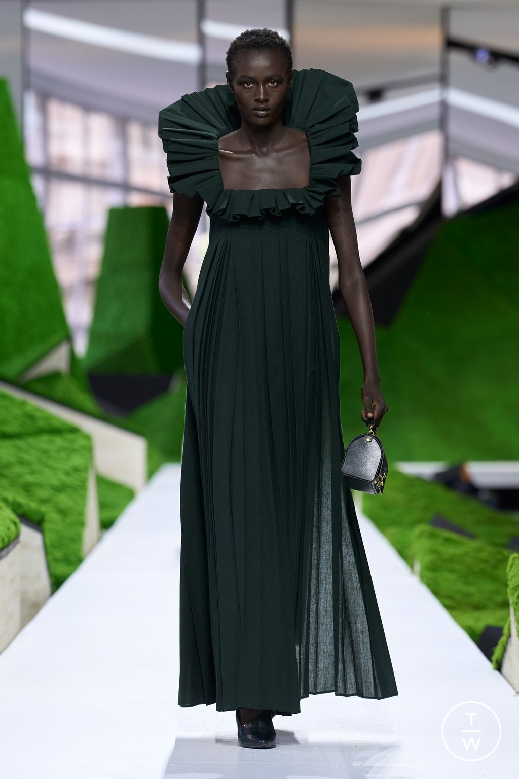 Fashion Week Paris Fall/Winter 2026 look 53 from the Louis Vuitton collection 女装