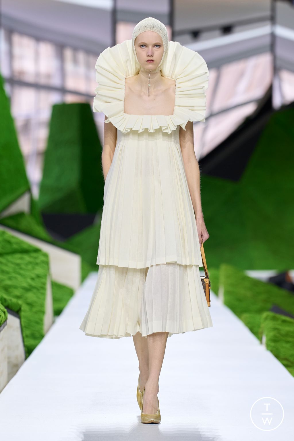 Fashion Week Paris Fall/Winter 2026 look 54 from the Louis Vuitton collection womenswear