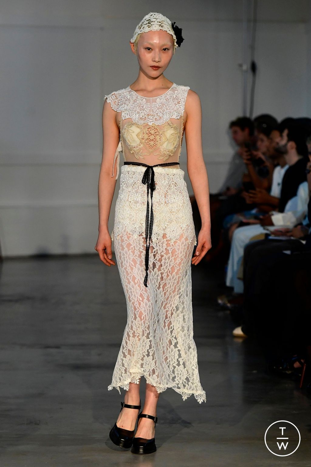 Fashion Week Paris Spring/Summer 2024 look 2 from the Les Fleurs Studio collection 女装