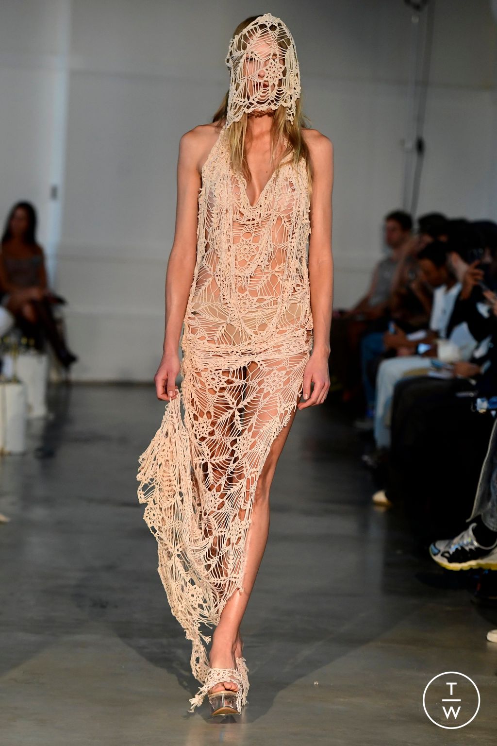Fashion Week Paris Spring/Summer 2024 look 11 from the Les Fleurs Studio collection womenswear