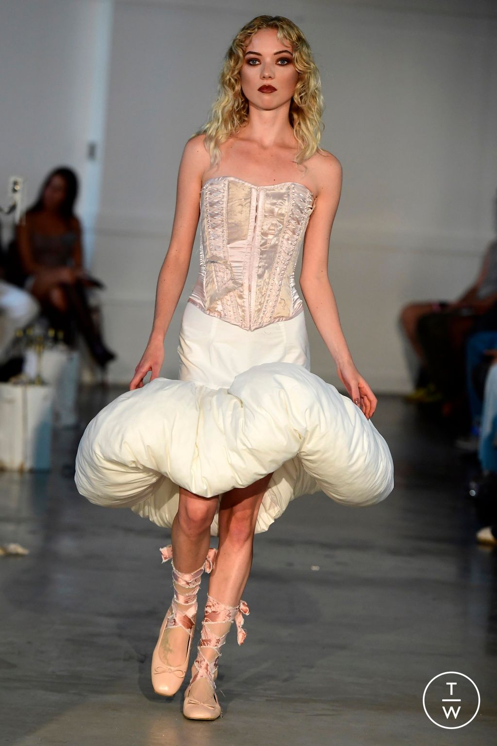 Fashion Week Paris Spring/Summer 2024 look 12 from the Les Fleurs Studio collection womenswear