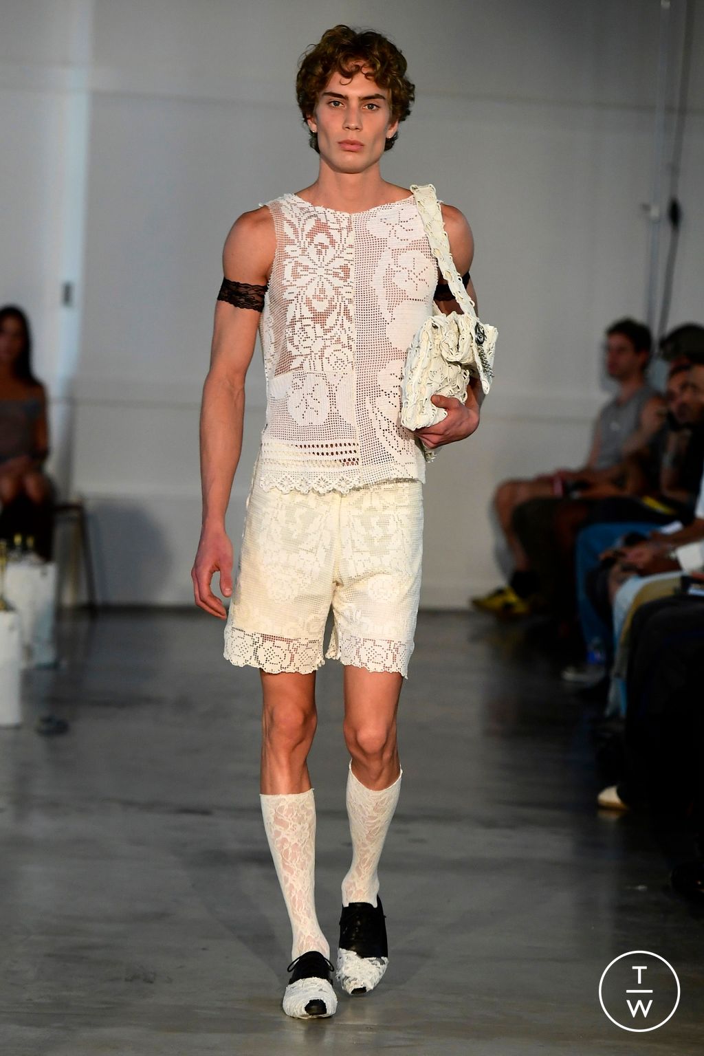 Fashion Week Paris Spring/Summer 2024 look 19 from the Les Fleurs Studio collection 女装