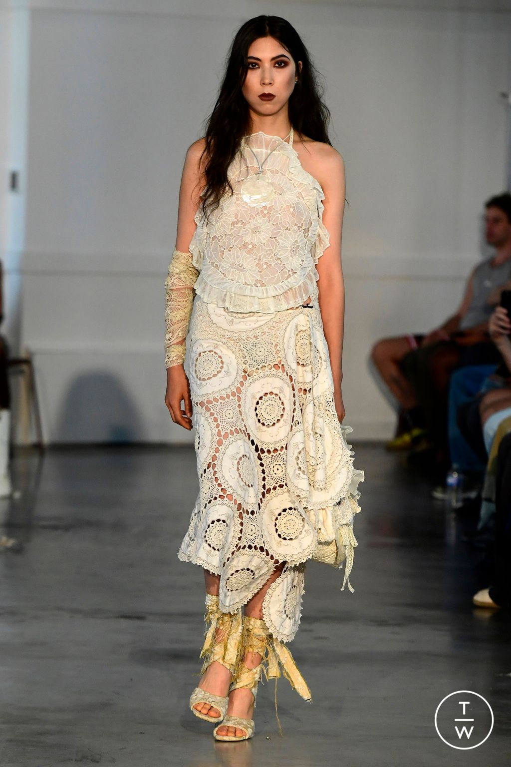 Fashion Week Paris Spring/Summer 2024 look 20 from the Les Fleurs Studio collection womenswear