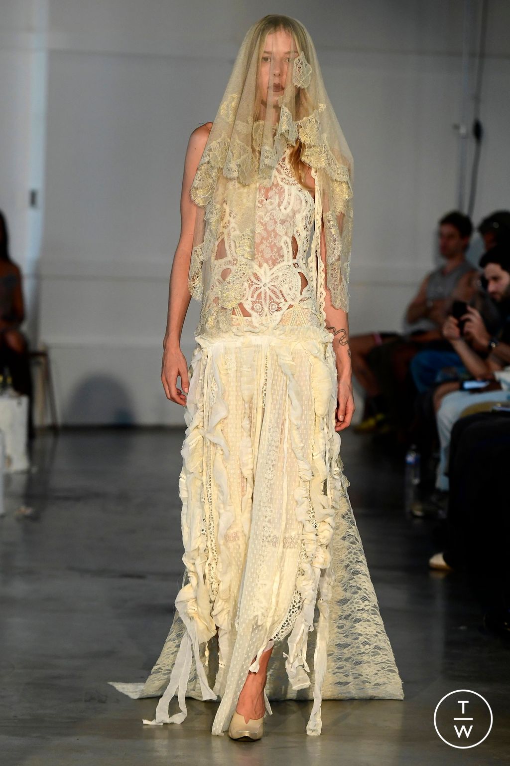 Fashion Week Paris Spring/Summer 2024 look 25 from the Les Fleurs Studio collection womenswear