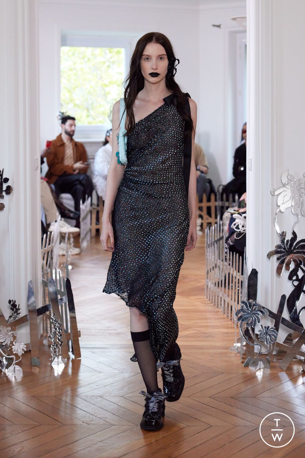 Fashion Week Paris Spring-Summer 2025 look 22 from the Florentina Leitner collection 女装