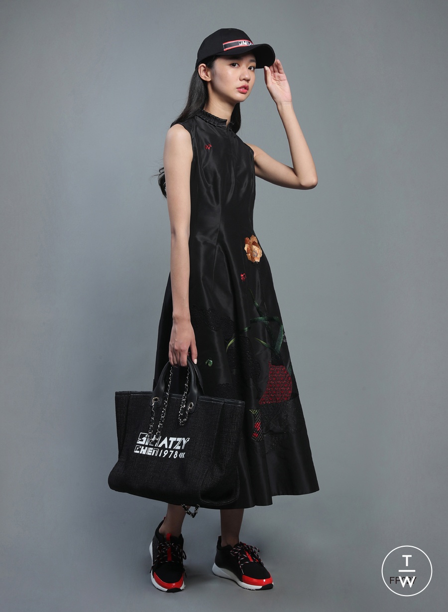 Fashion Week Paris Resort 2019 look 25 de la collection Shiatzy Chen womenswear