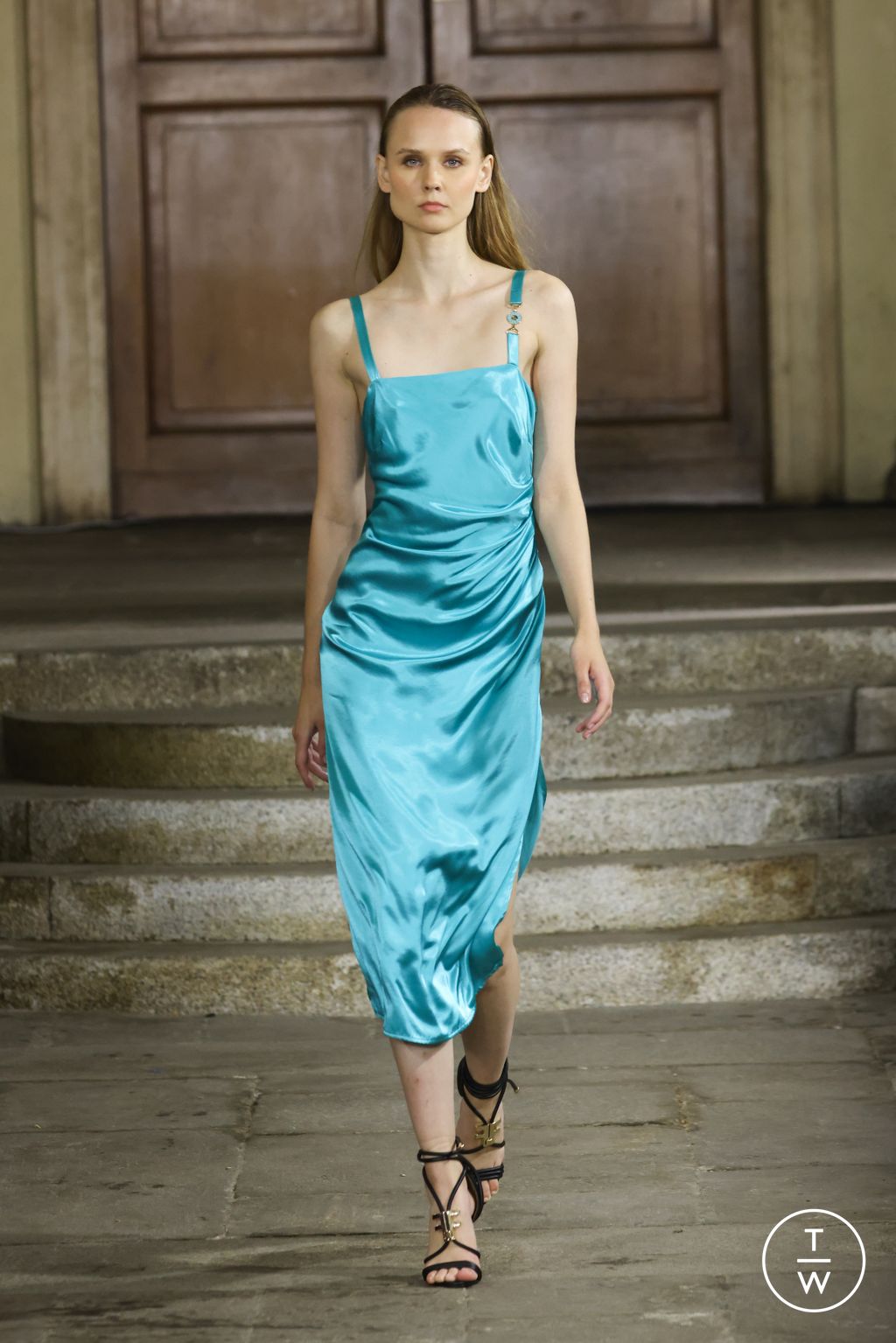 Fashion Week Milan Spring/Summer 2024 look 2 de la collection Fracomina womenswear