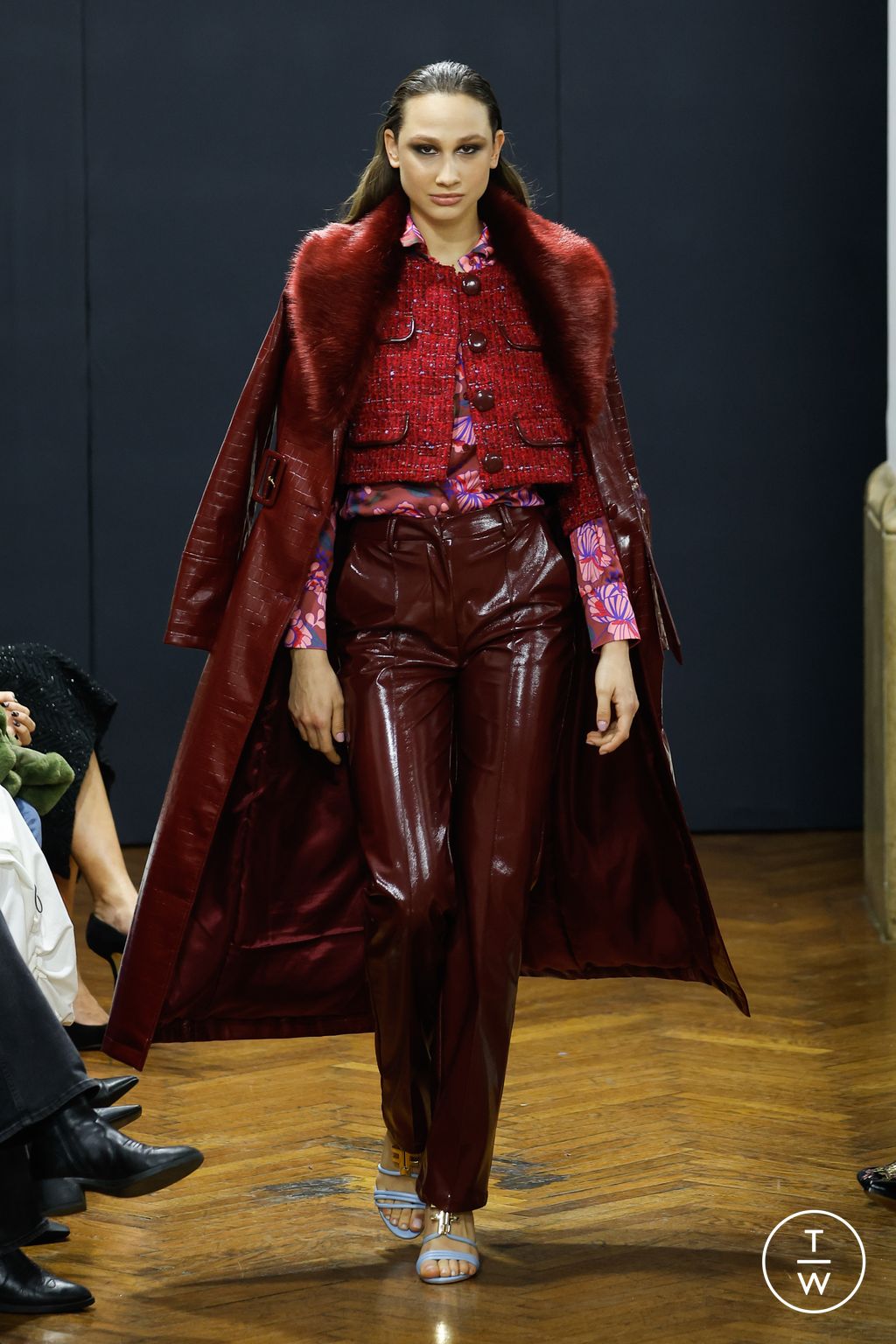 Fashion Week Milan Fall/Winter 2023 look 1 de la collection Fracomina womenswear