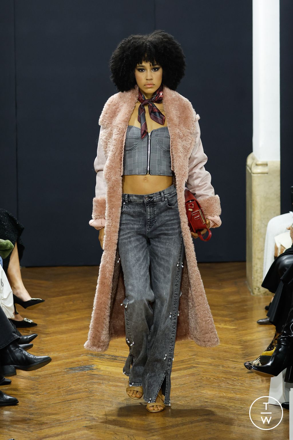 Fashion Week Milan Fall/Winter 2023 look 2 from the Fracomina collection womenswear