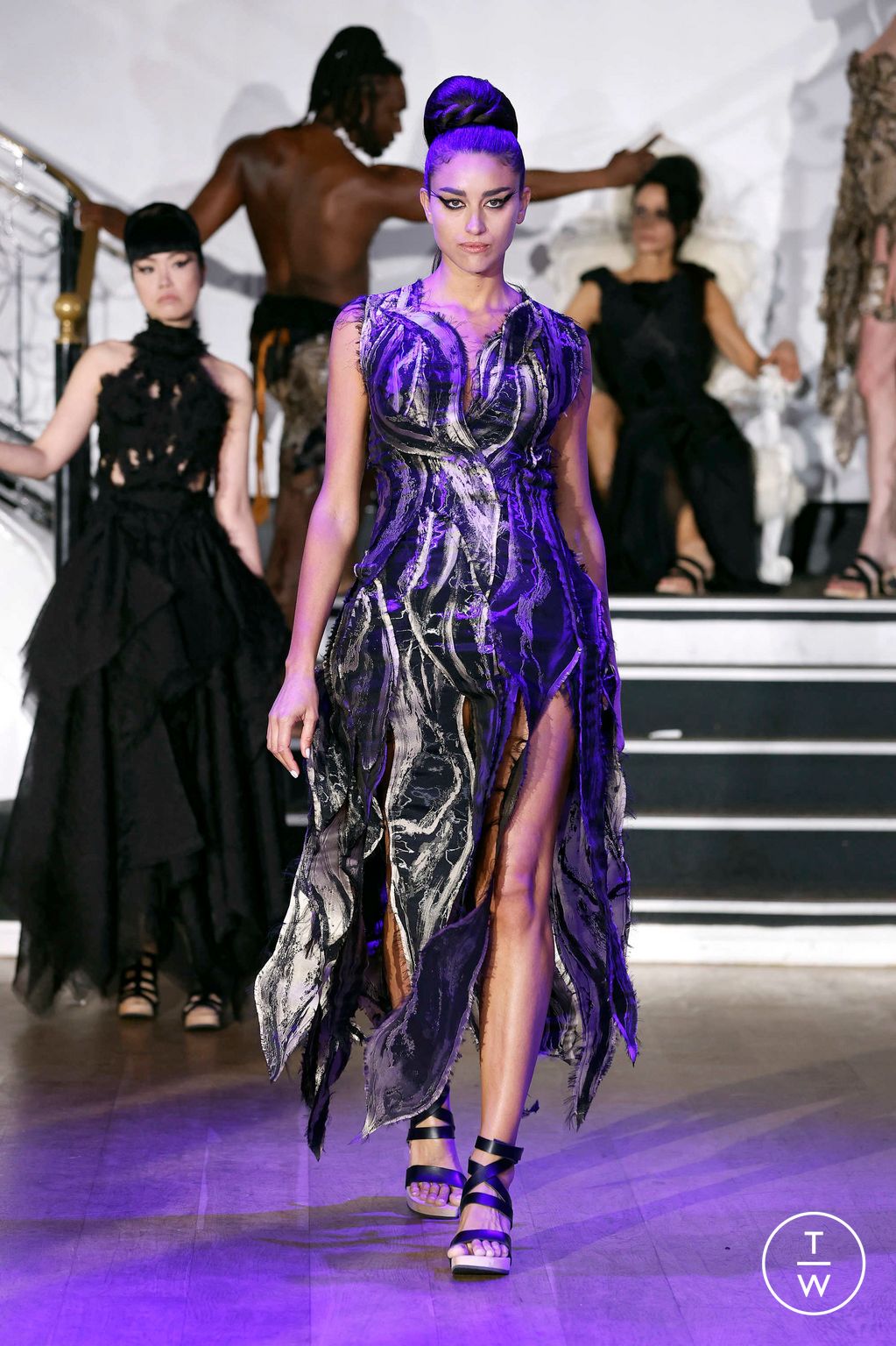 Fashion Week Paris Spring-Summer 2025 look 2 from the Franck Sorbier collection couture