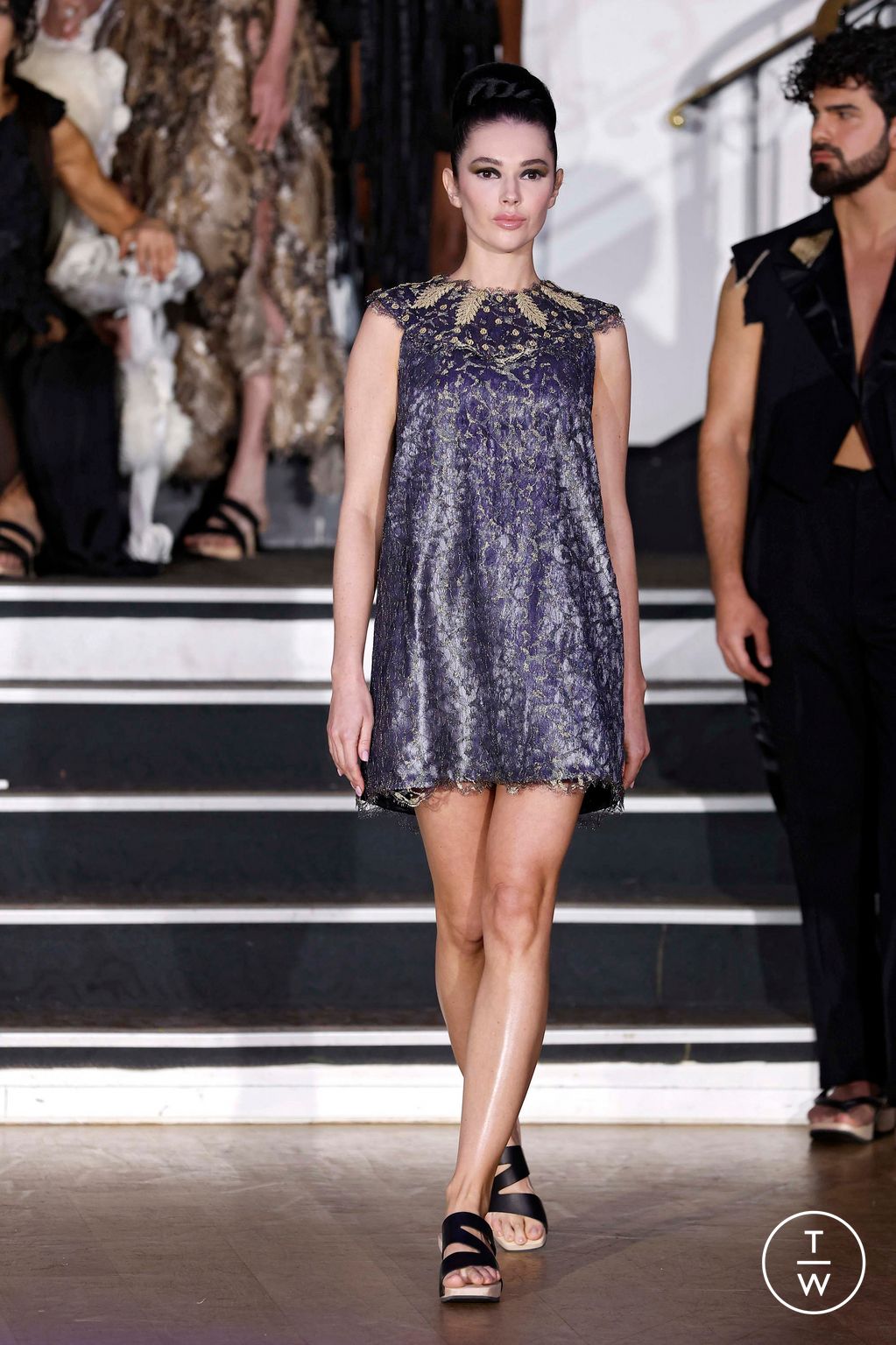 Fashion Week Paris Spring-Summer 2025 look 10 from the Franck Sorbier collection couture