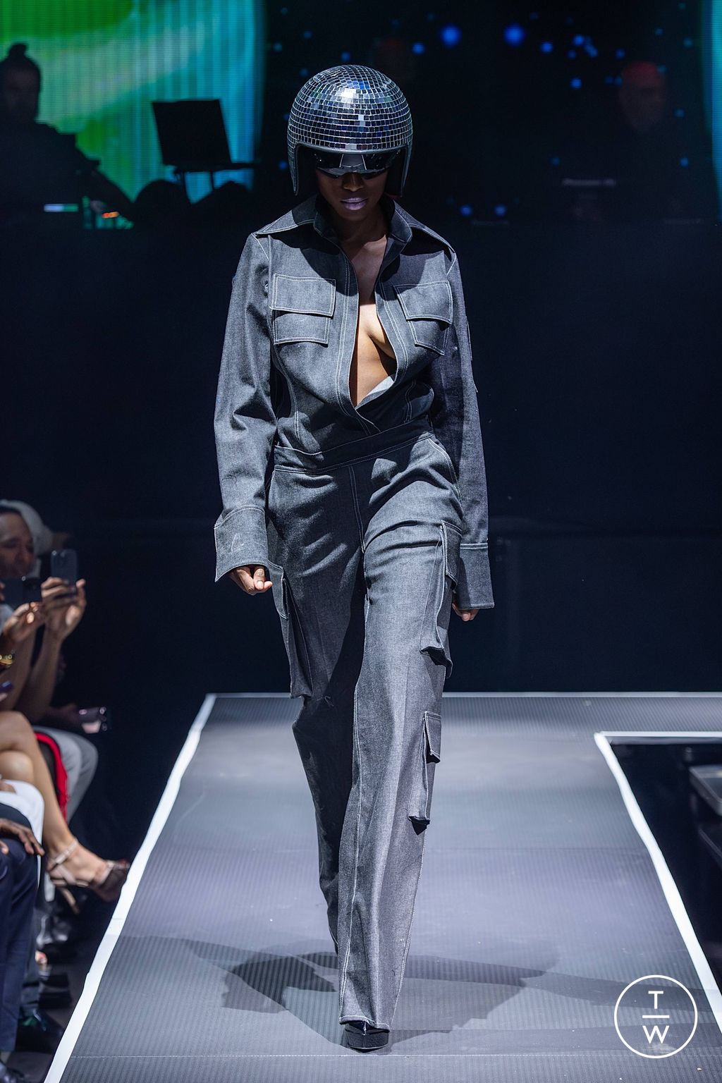 Fashion Week New York Resort 2024 look 1 de la collection Frederick Anderson womenswear