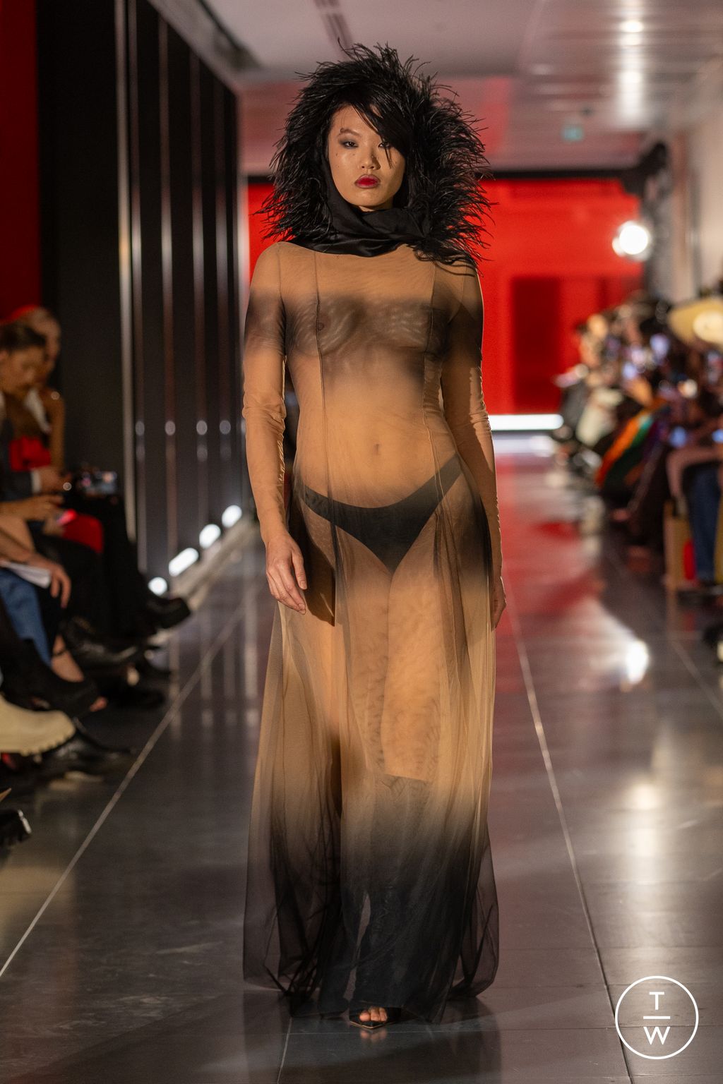 Fashion Week London Fall/Winter 2024 look 14 de la collection Frolov womenswear