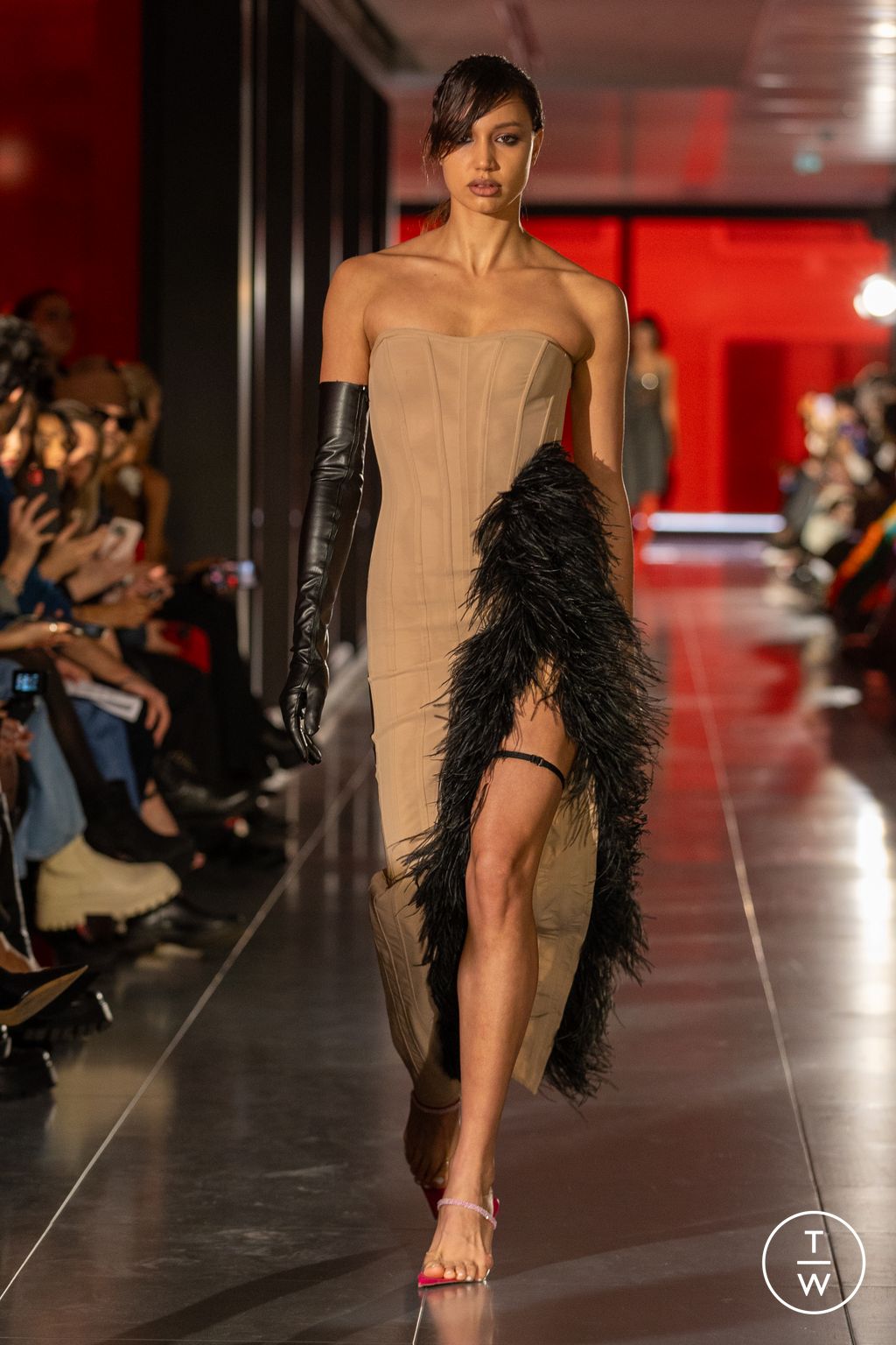 Fashion Week London Fall/Winter 2024 look 15 de la collection Frolov womenswear