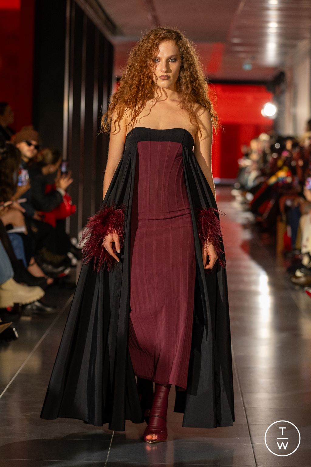 Fashion Week London Fall/Winter 2024 look 24 de la collection Frolov womenswear