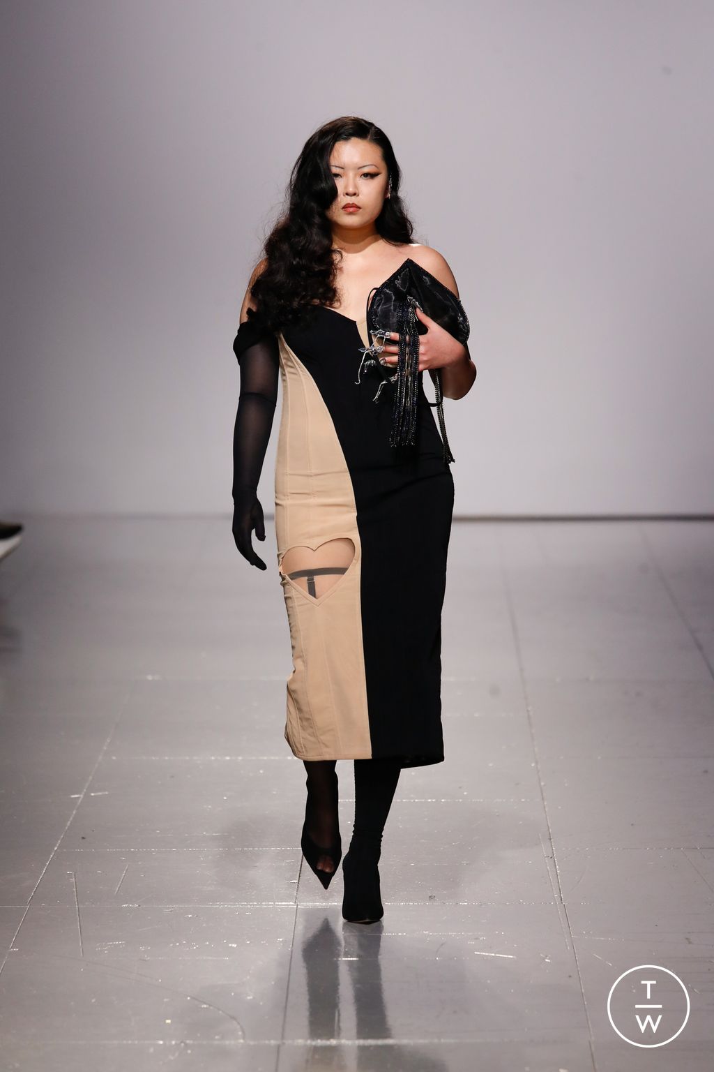 Fashion Week London Fall/Winter 2023 look 14 de la collection Frolov womenswear