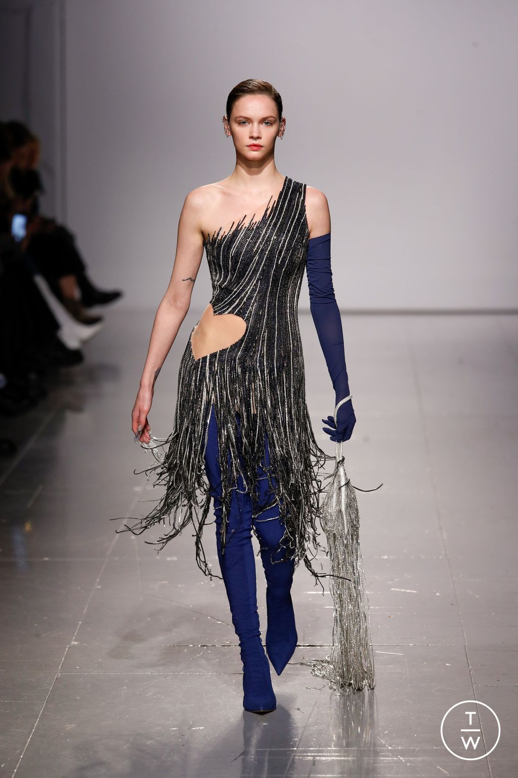 Fashion Week London Fall/Winter 2023 look 20 de la collection Frolov womenswear