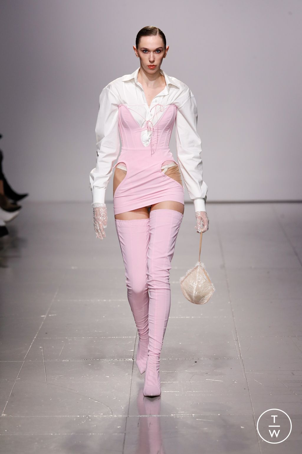 Fashion Week London Fall/Winter 2023 look 4 from the Frolov collection 女装