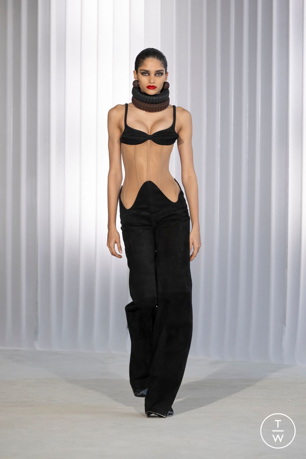 Fashion Week Paris Fall/Winter 2026 look 28 de la collection Jean Paul Gaultier womenswear