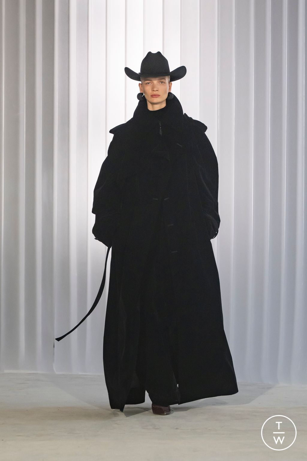 Fashion Week Paris Fall/Winter 2026 look 34 from the Jean Paul Gaultier collection womenswear