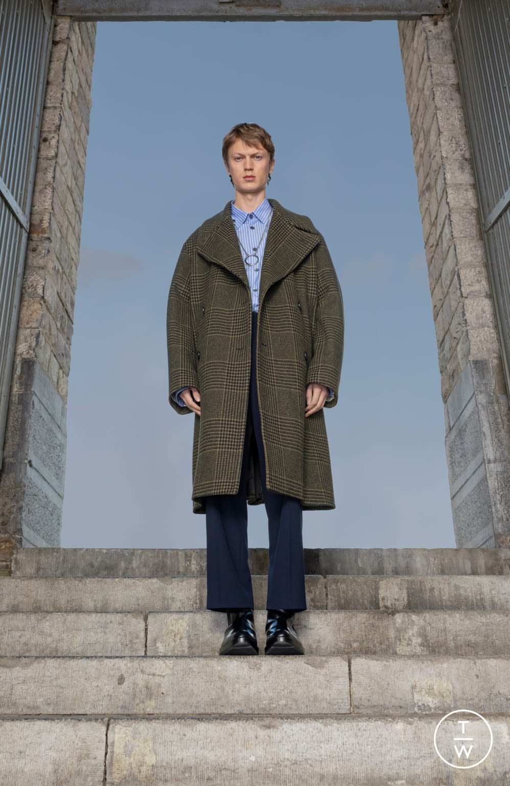 Fashion Week Paris Fall/Winter 2021 look 12 from the Dries Van Noten collection menswear