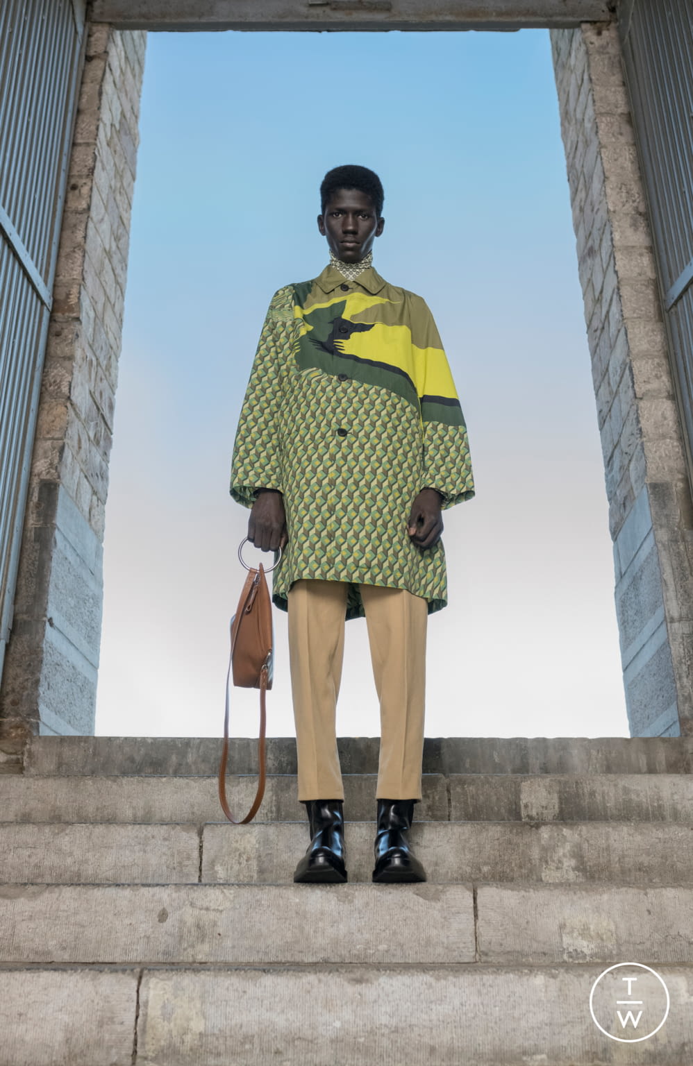 Fashion Week Paris Fall/Winter 2021 look 19 from the Dries Van Noten collection menswear