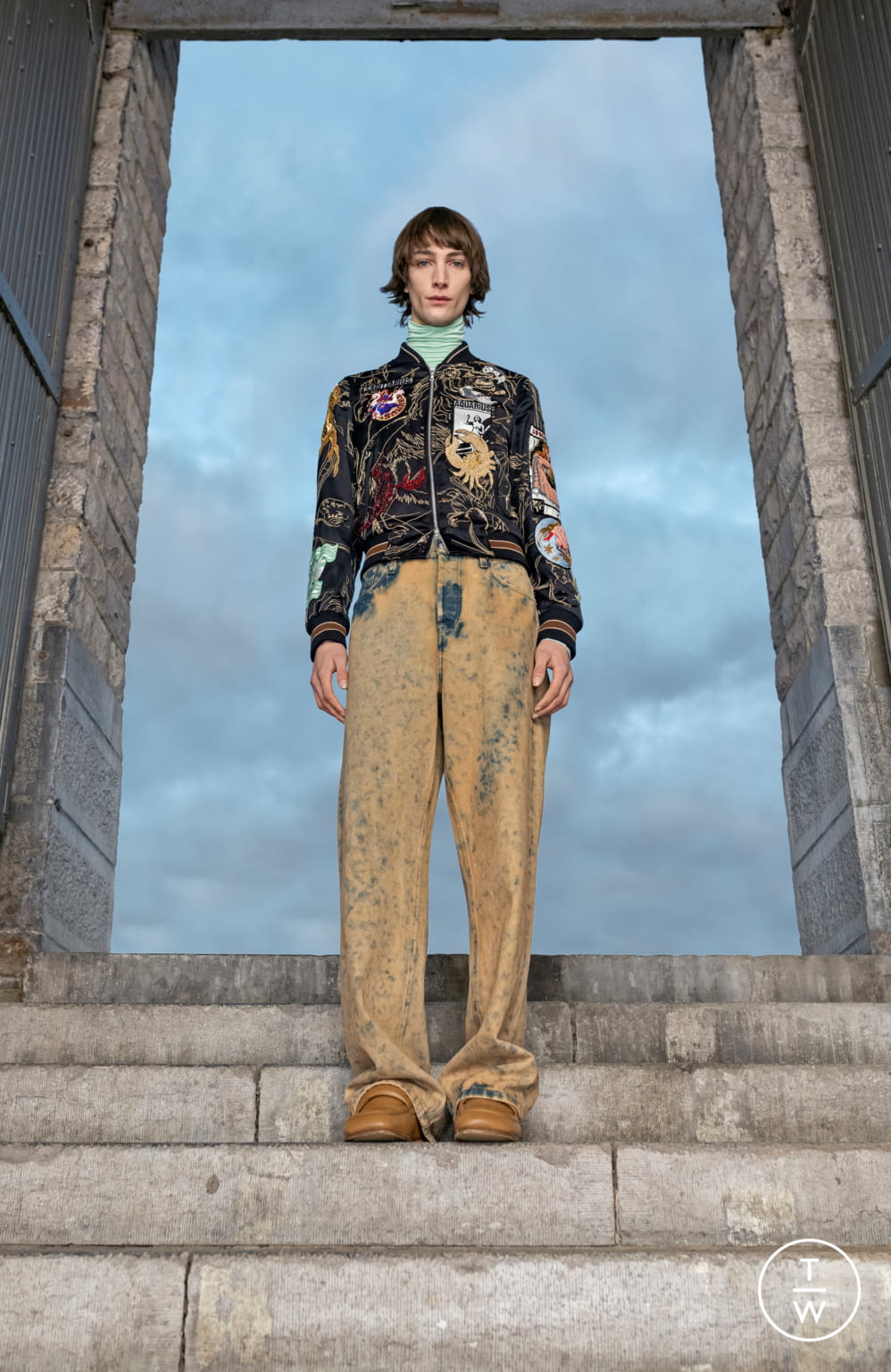 Fashion Week Paris Fall/Winter 2021 look 34 from the Dries Van Noten collection 男装