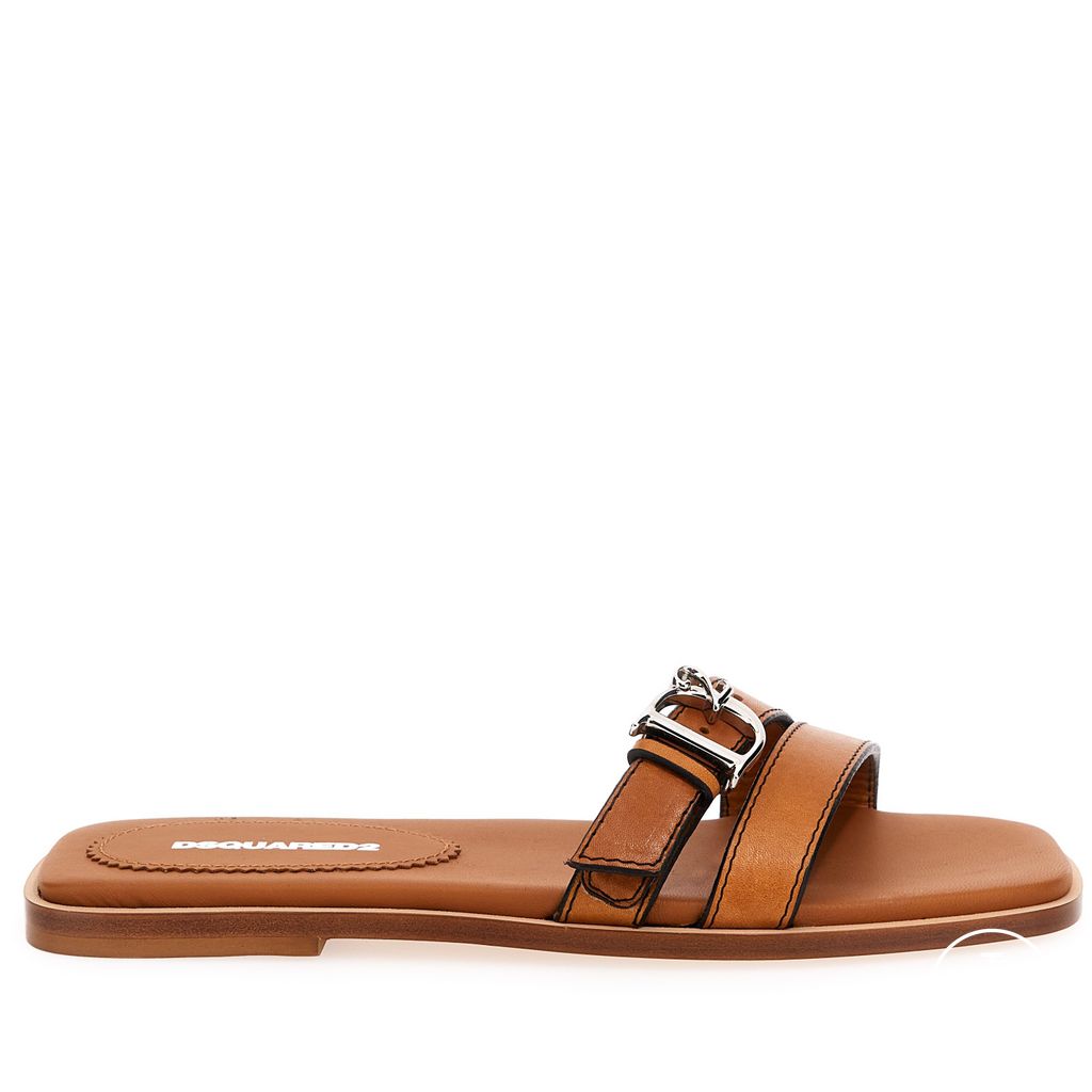 Fashion Week Milan Spring/Summer 2023 look 7 from the Dsquared2 collection 女装配饰