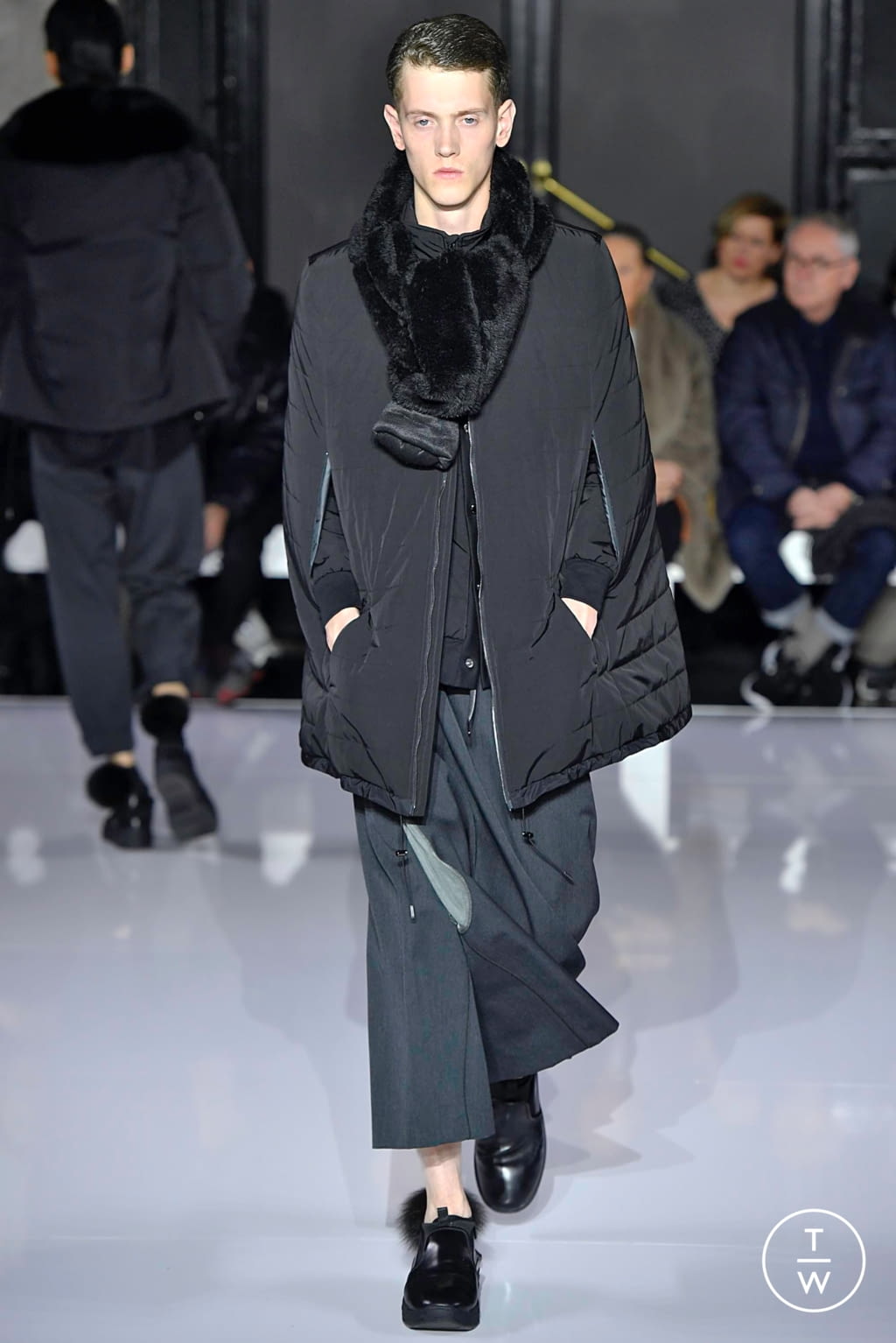 Fashion Week Paris Fall/Winter 2019 look 29 de la collection Fumito Gandryu menswear
