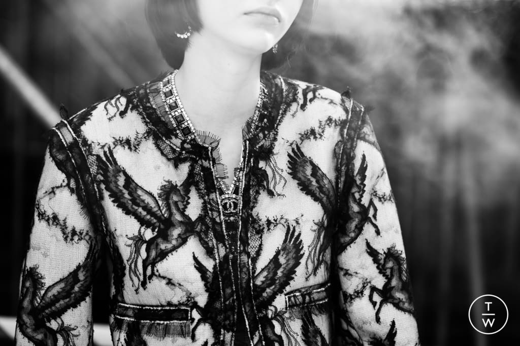 Fashion Week Paris Fall/Winter 2020 look 10 from the Chanel collection womenswear accessories