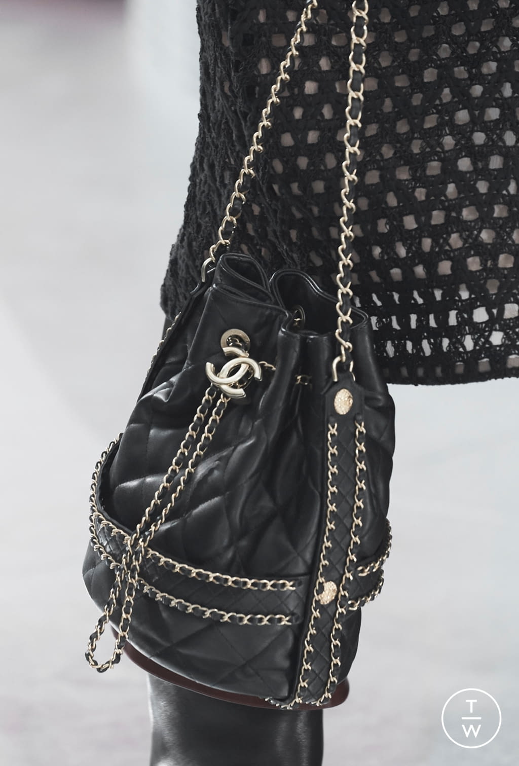 Fashion Week Paris Fall/Winter 2020 look 23 from the Chanel collection womenswear accessories