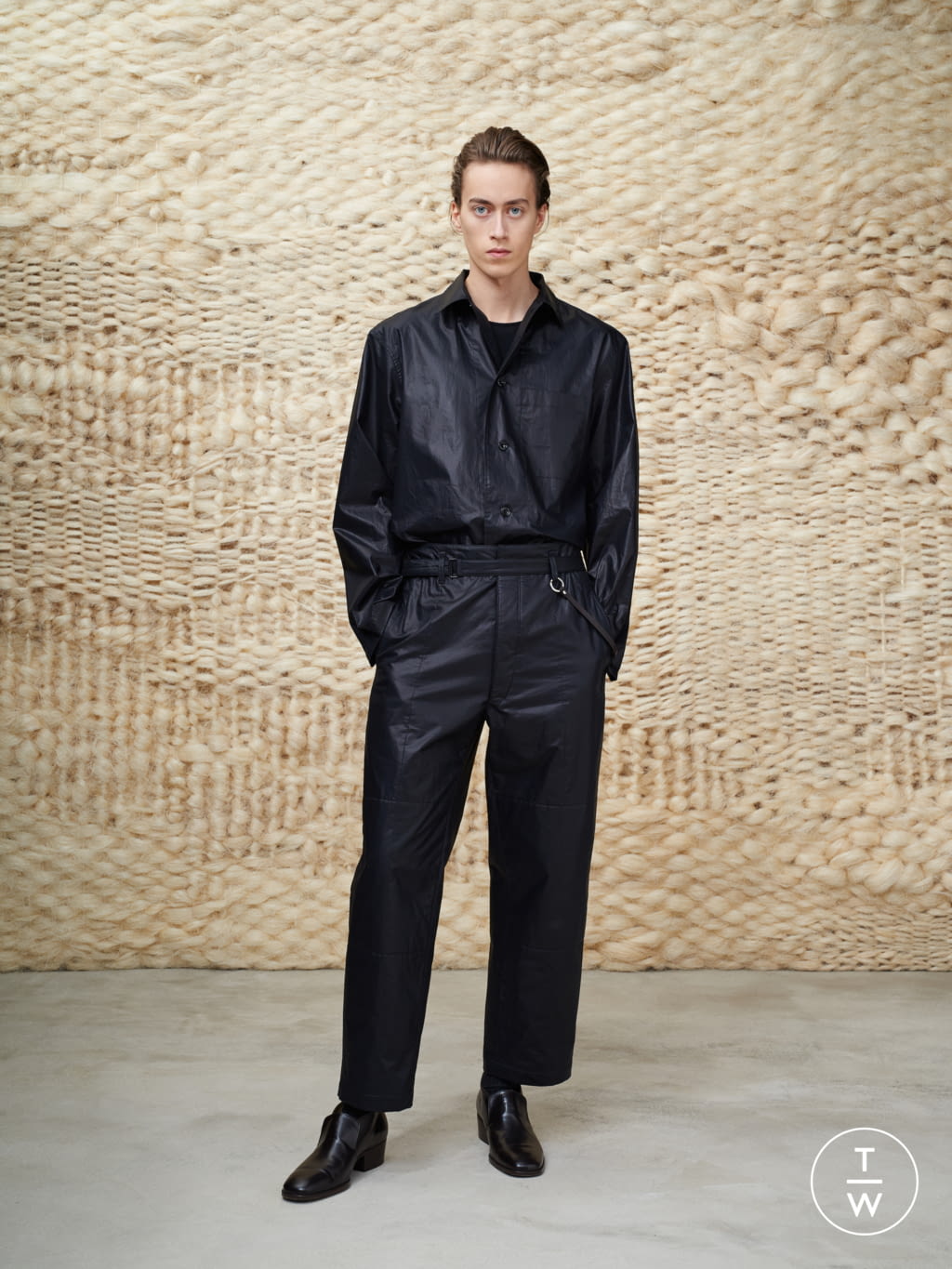 Fashion Week Paris Fall/Winter 2020 look 4 from the Lemaire collection menswear