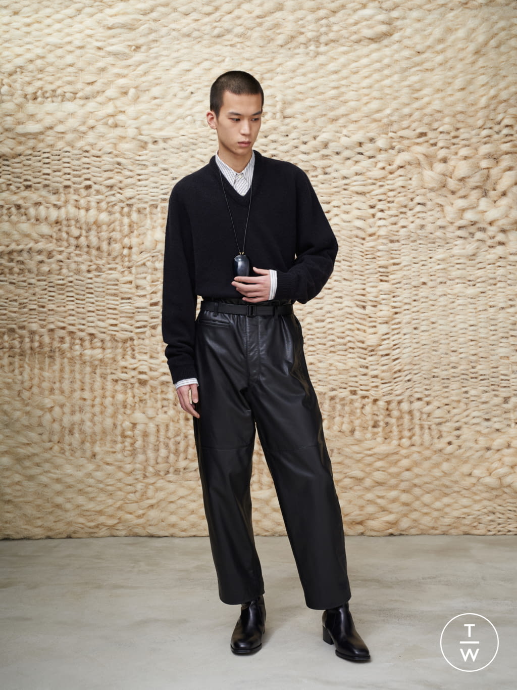 Fashion Week Paris Fall/Winter 2020 look 11 from the Lemaire collection menswear