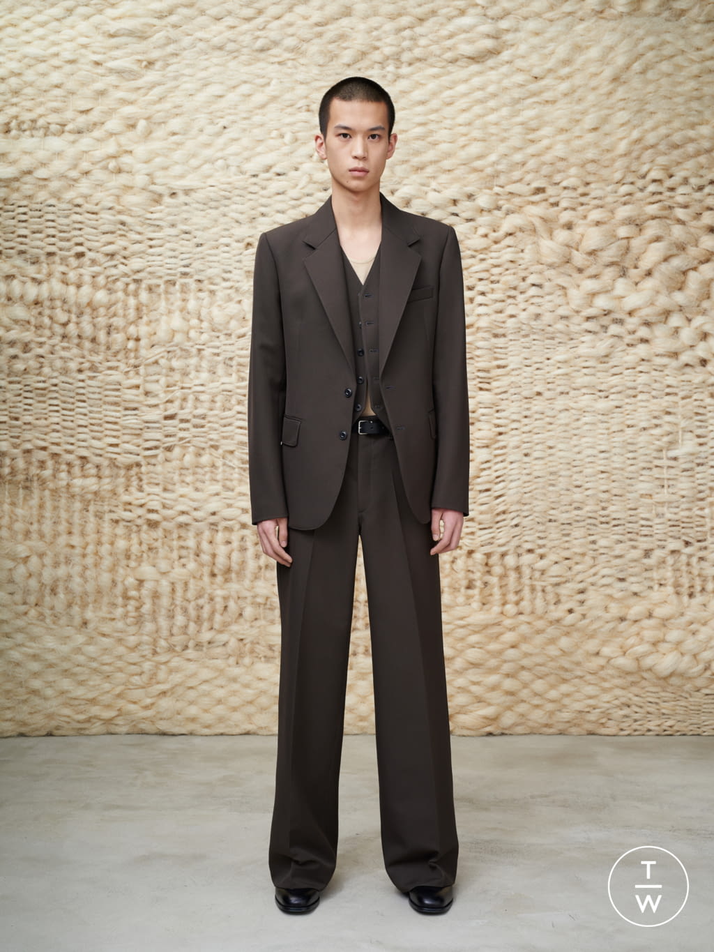 Fashion Week Paris Fall/Winter 2020 look 22 from the Lemaire collection menswear