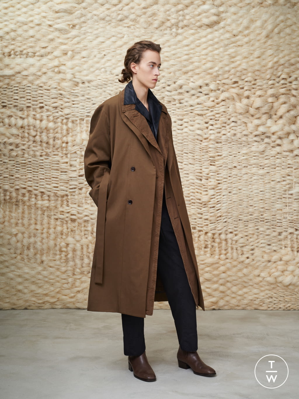 Fashion Week Paris Fall/Winter 2020 look 34 from the Lemaire collection menswear