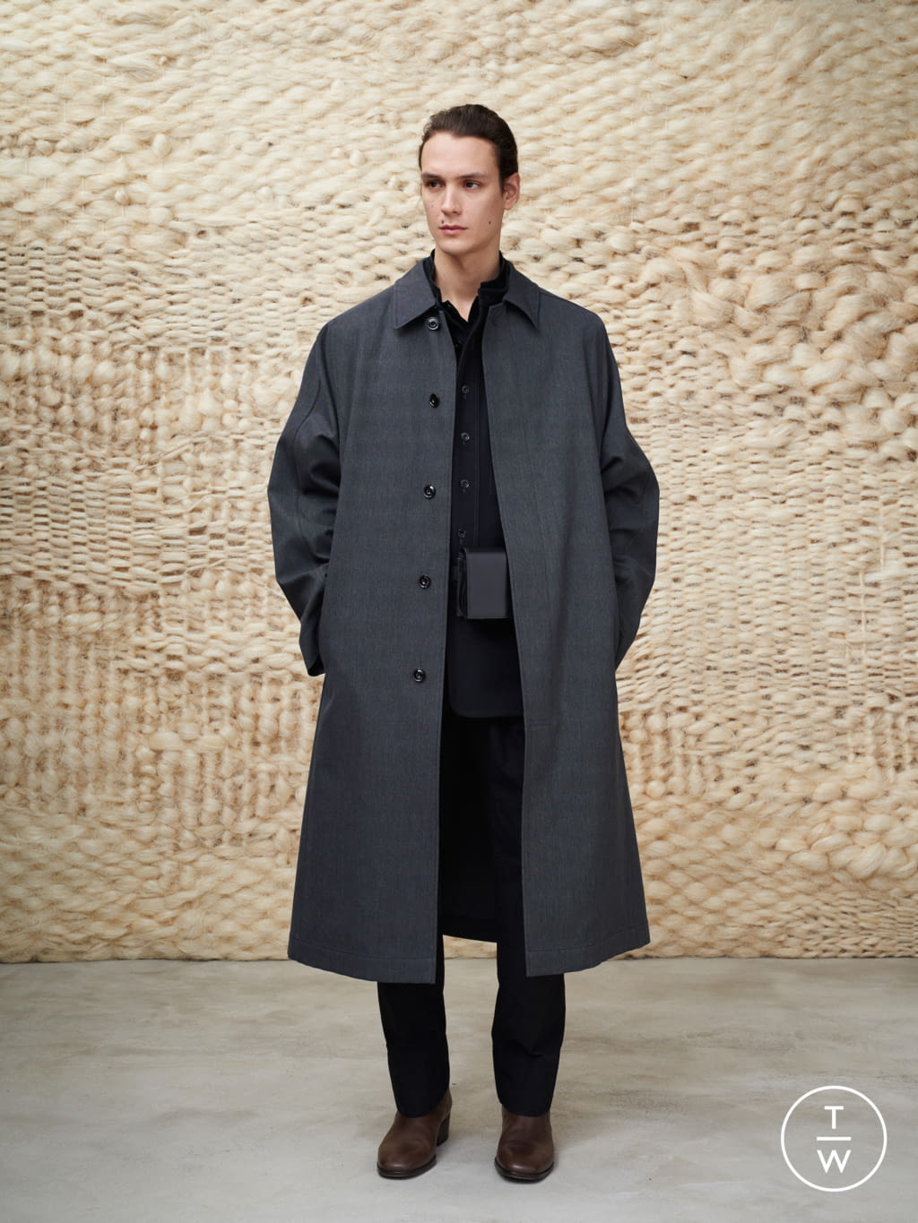 Fashion Week Paris Fall/Winter 2020 look 35 from the Lemaire collection menswear