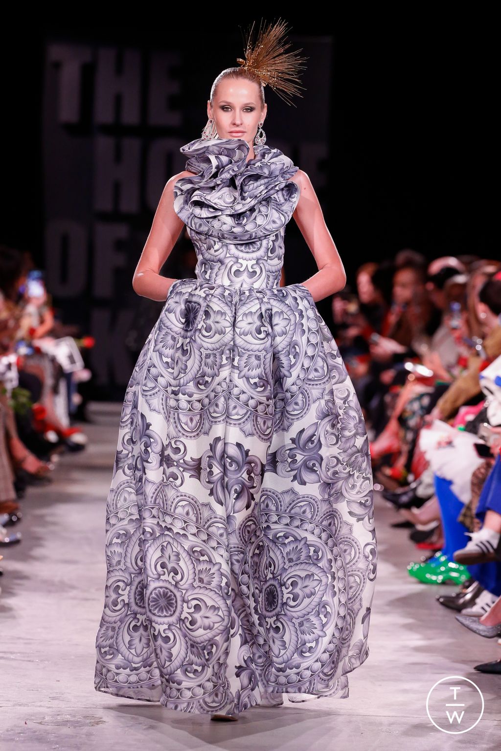 Fashion Week New York Fall/Winter 2023 look 13 from the Naeem Khan collection 女装
