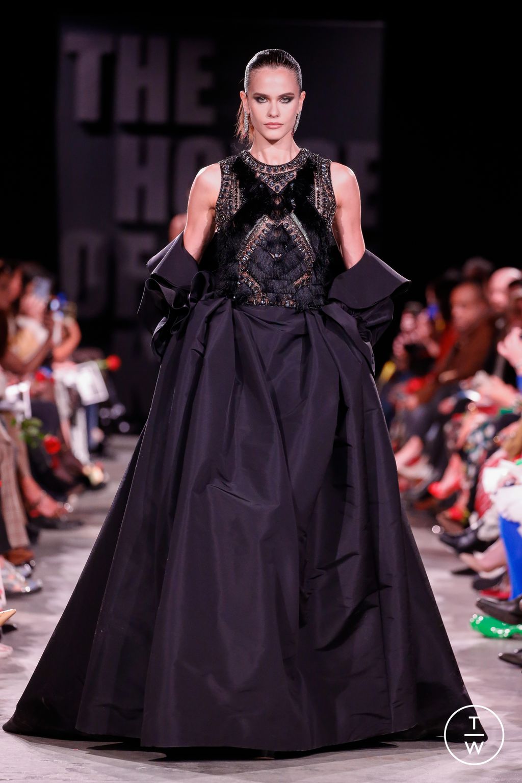 Fashion Week New York Fall/Winter 2023 look 17 from the Naeem Khan collection womenswear