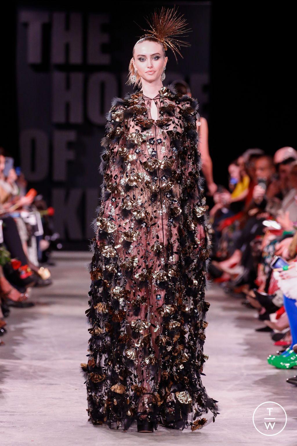 Fashion Week New York Fall/Winter 2023 look 19 from the Naeem Khan collection womenswear
