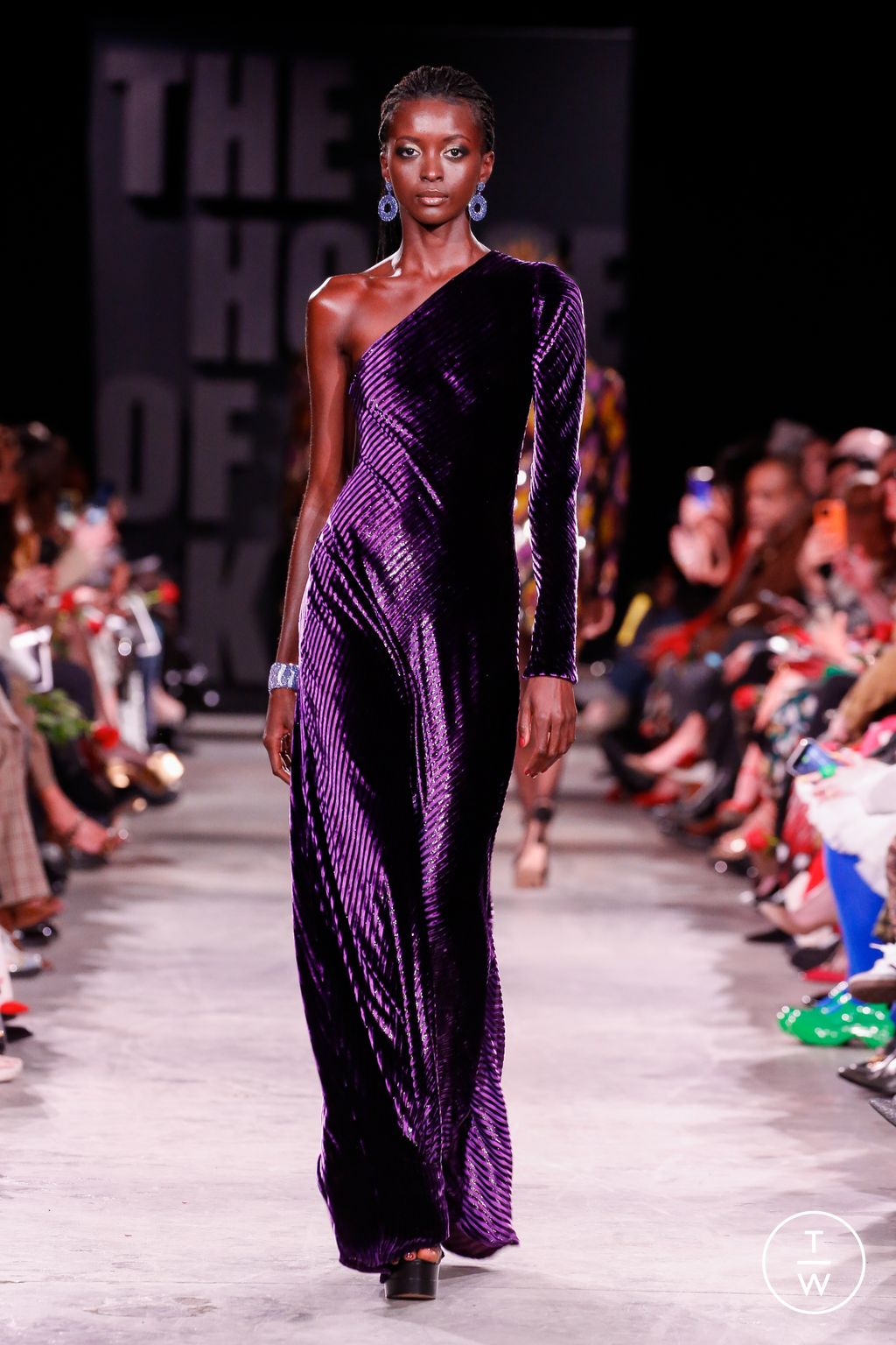 Fashion Week New York Fall/Winter 2023 look 22 from the Naeem Khan collection womenswear