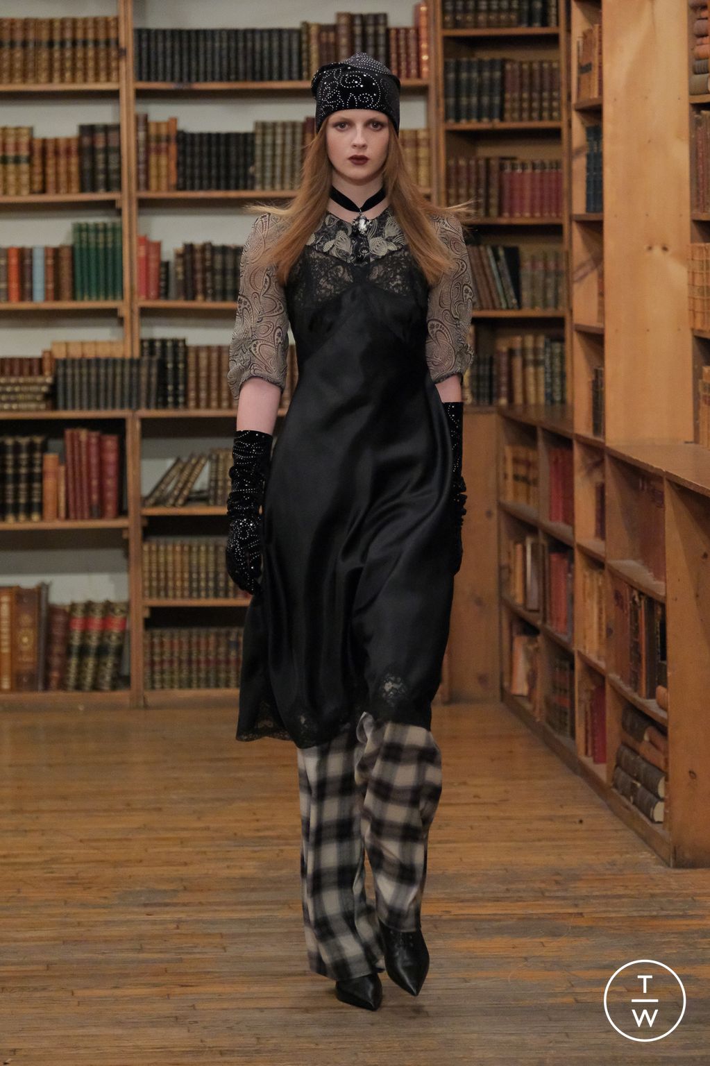Fashion Week New York Fall/Winter 2024 look 30 from the Anna Sui collection womenswear