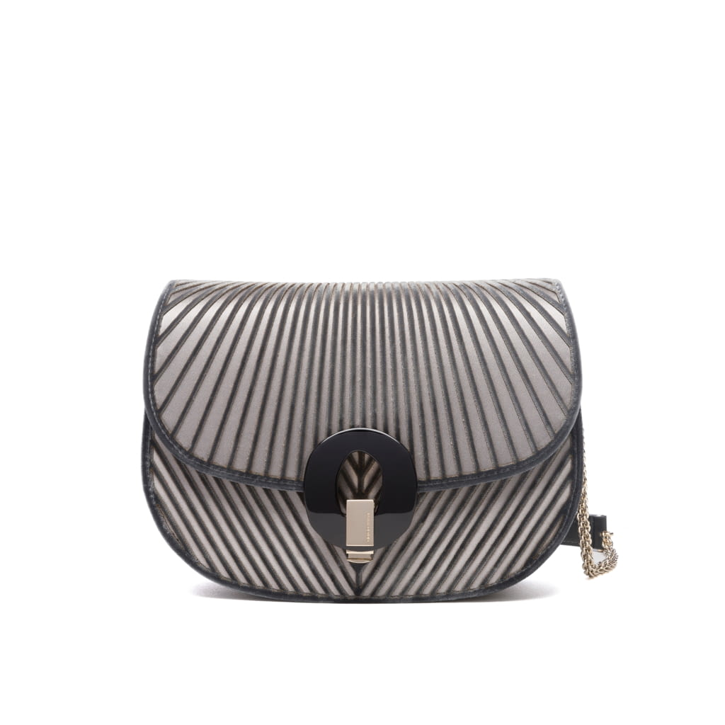 Fashion Week Milan Fall/Winter 2018 look 6 from the Giorgio Armani collection womenswear accessories