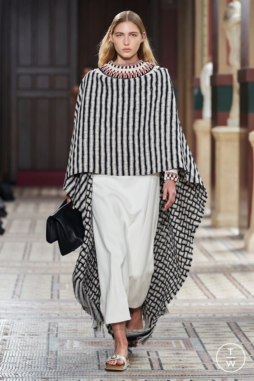 Fashion Week Paris Spring/Summer 2021 look 27 from the Gabriela Hearst collection womenswear